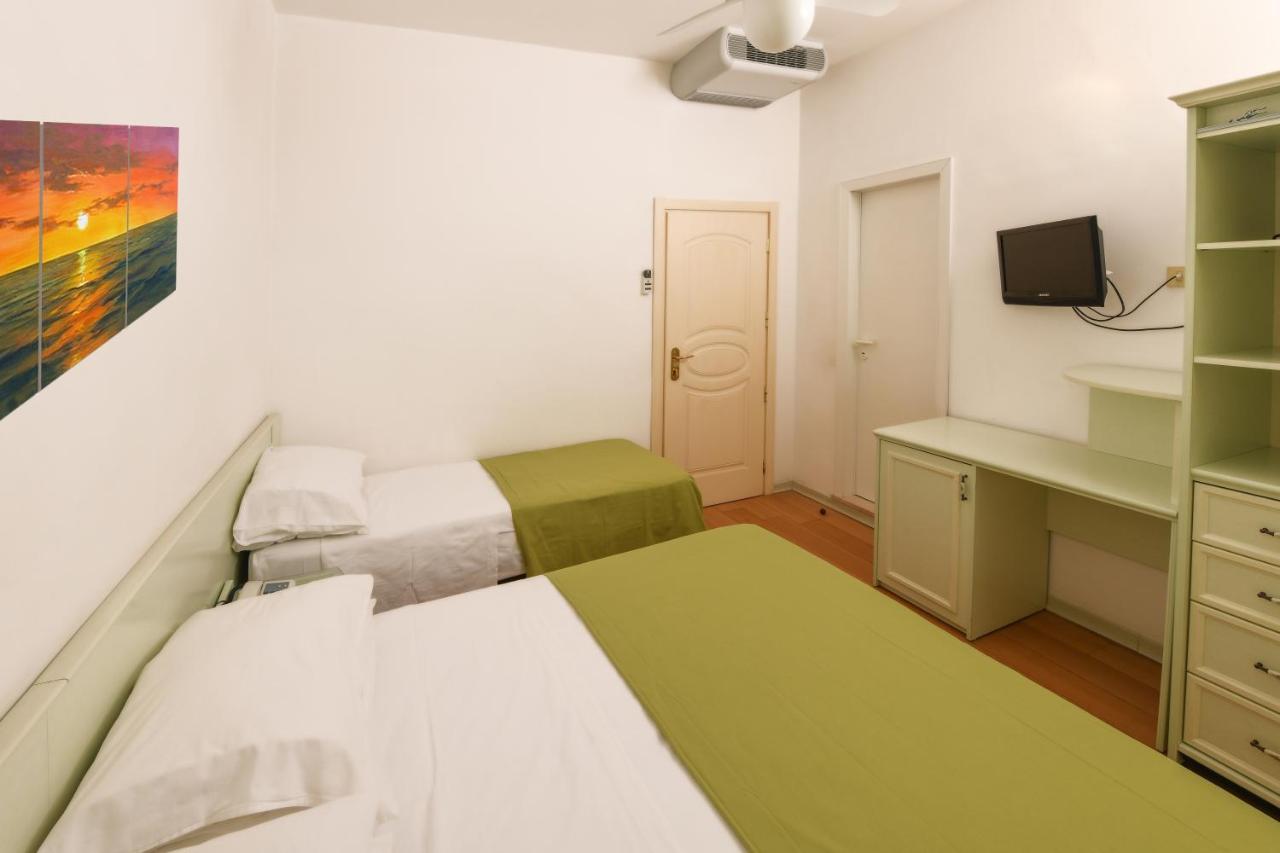 Hotel La Rosa Κατόλικα Εξωτερικό φωτογραφία