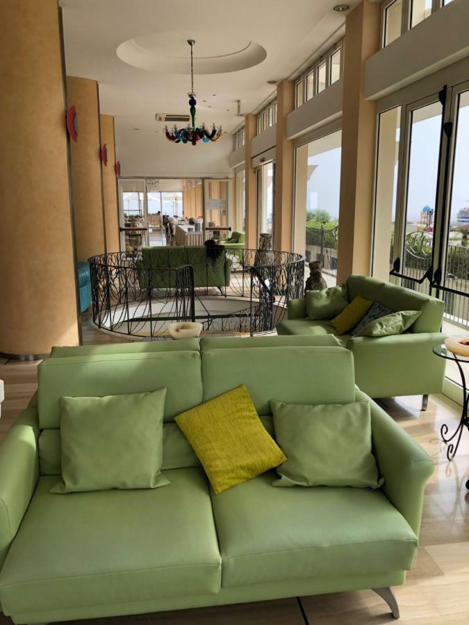Hotel La Rosa Κατόλικα Εξωτερικό φωτογραφία