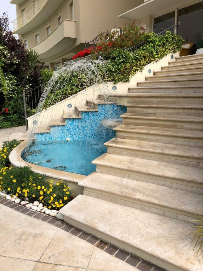 Hotel La Rosa Κατόλικα Εξωτερικό φωτογραφία